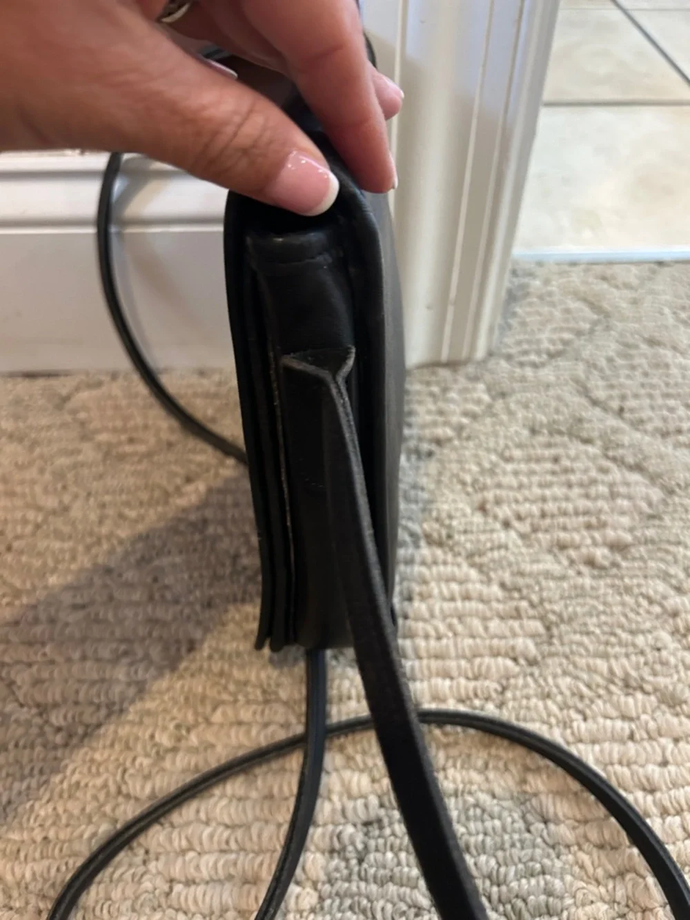 Coach- Vintage Black Leather Crossbody Bag with Turn-Lock Closure - Picture 11 of 13